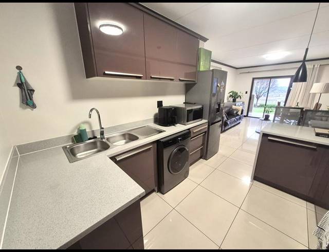 2 BEDROOM PROPERTY TO RENT IN BLUE HILLS